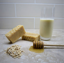 Load image into Gallery viewer, Honey and Oats Cows Milk Soap