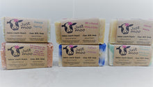 Load image into Gallery viewer, Honey and Oats Cows Milk Soap
